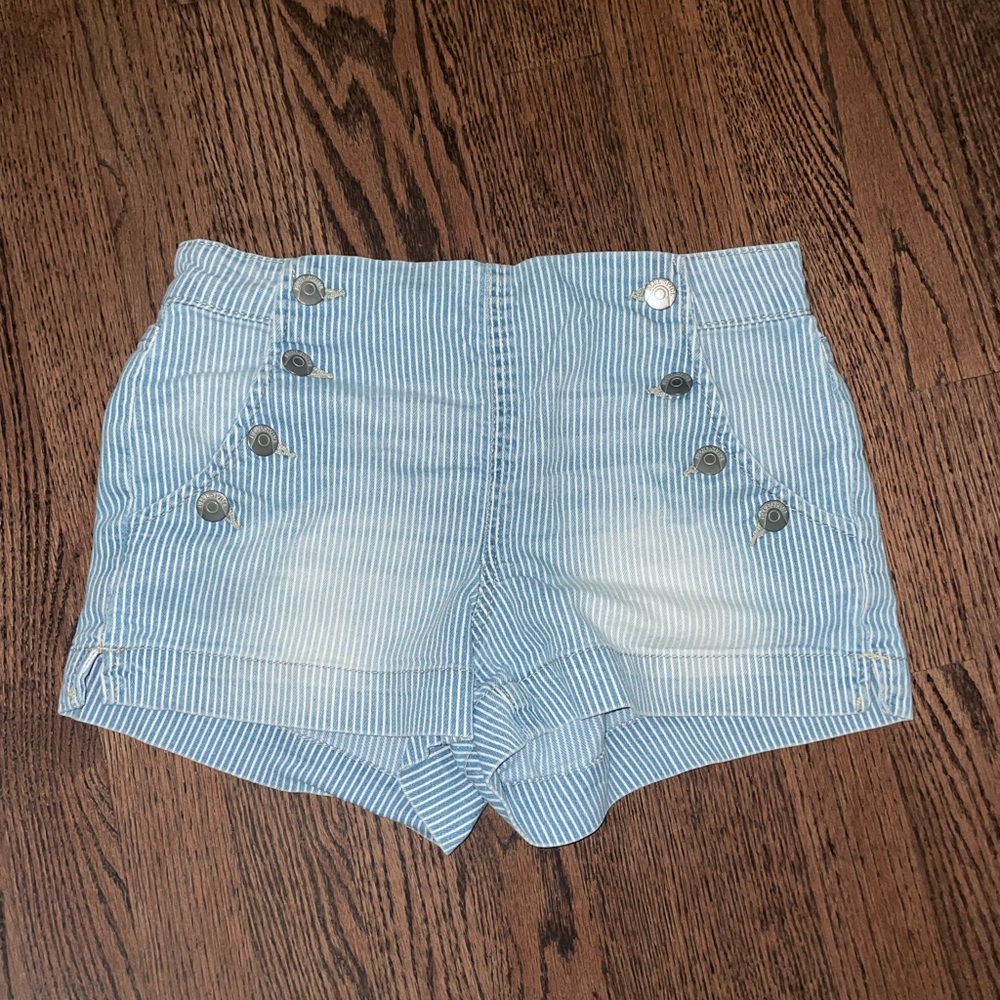 Striped light wash jean shorts by Blue Spice
